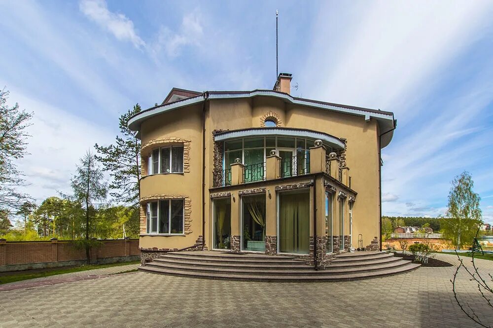 Коттеджи екатеринбург фото Коттедж в черте екатеринбурга
