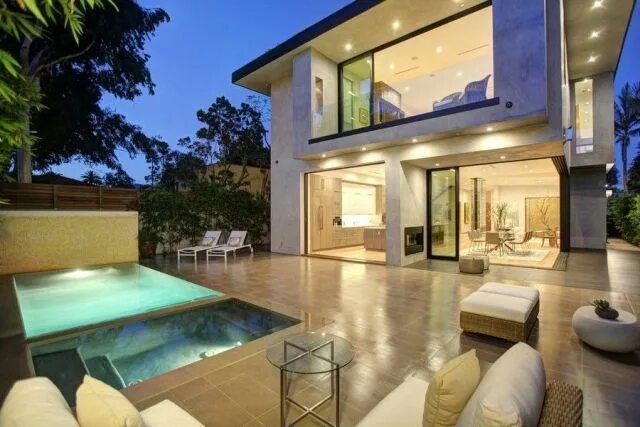 Коттеджи фото внутри и снаружи aménagement de piscine villa-deux-étages-chaises-longues-confortables House desi