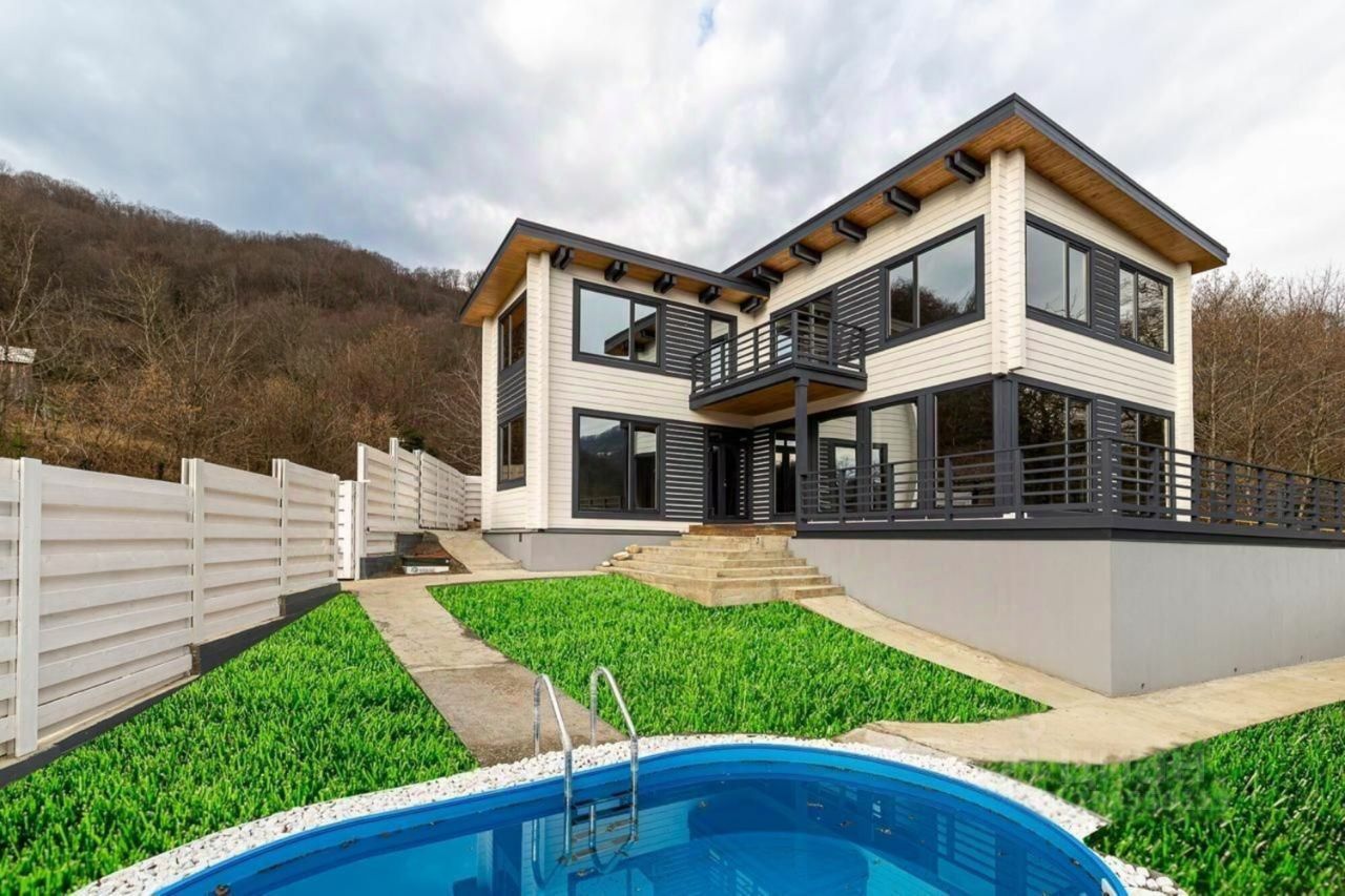 Коттеджи сочи фото Продажа коттеджа 160м² Краснодарский край, Сочи, р-н Центральный, мкр. Завокзаль