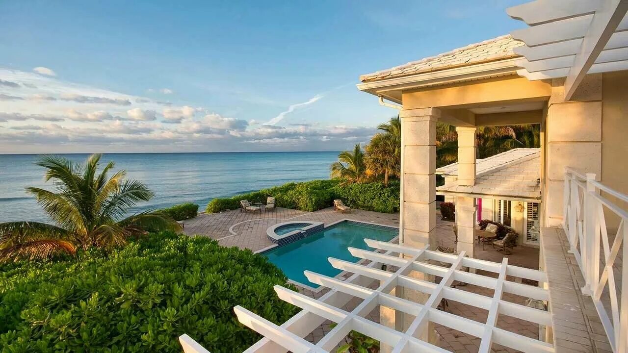 Коттеджи у моря фото Картина на холсте 60x110 Альянс Лес "Luxury coast home bahamas" на подрамнике / 