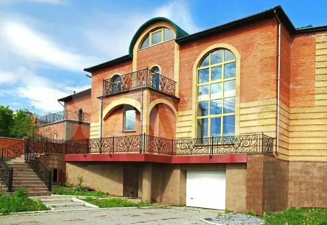 Коттеджи в хабаровске продажа цены фото Дом 597 м² на участке 10 сот. на продажу в Хабаровске Купить дом в Хабаровске Ав