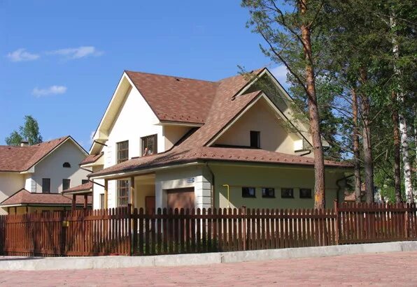 Коттеджный поселок дубрава фото Загородный жилой комплекс Дубрава, коттеджный поселок Дубрава коттеджи в посёлке