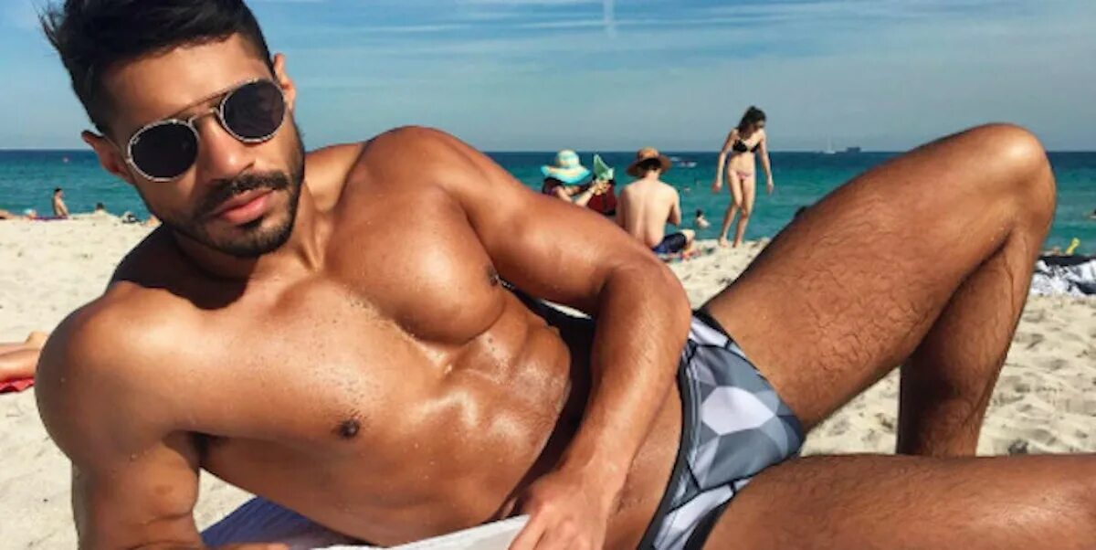 Красивые мужчины на пляже фото This Might Be The Hottest Dentist Ever And We Have Proof