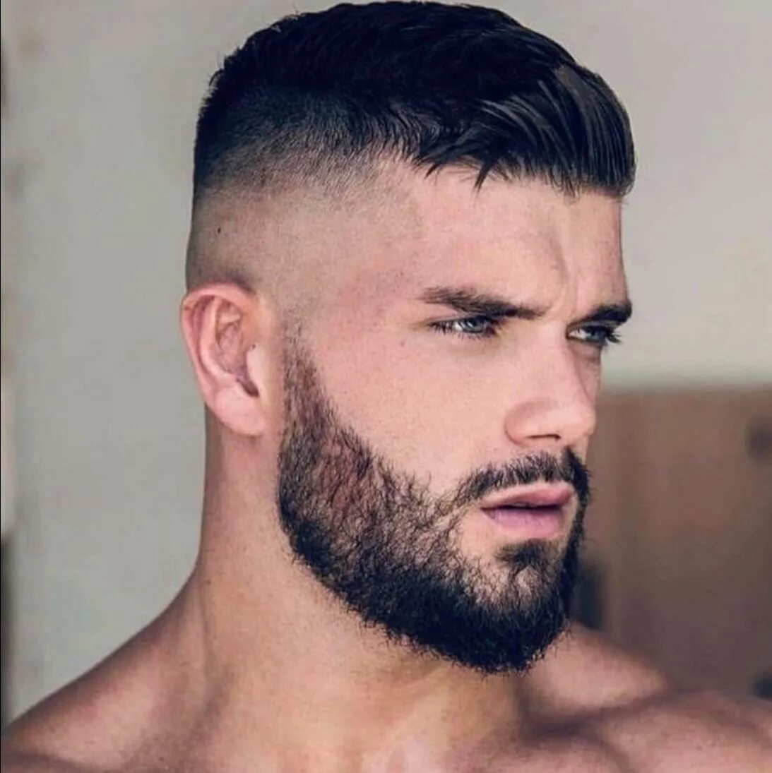Красивые мужские прически короткие волосы Pin by Chuck Hand on Men's Grooming Mens haircuts fade, High and tight haircut, 