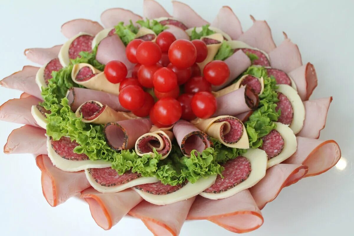 Красивые мясные нарезки на праздничный стол фото Красивая мясная нарезка на праздничный стол ХОЧЕШЬ ВКУСНО ПОЕСТЬ? Tasty Food Дзе