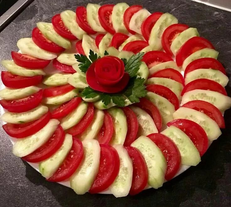Красивые нарезки в домашних условиях фото Pin on yummy Food garnishes, Food platters, Amazing food decoration