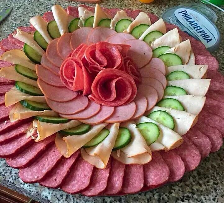 Красивые нарезки в домашних условиях фото Aperitiv mezeluri Fleischplatte, Fingerfood rezepte kalt, Essen