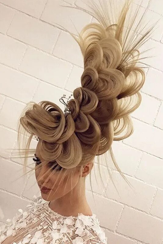 Красивые не очень сложные прически The masterpiece hairstyles by Georgiy Kot Medium hair styles, Artistic hair, Lon