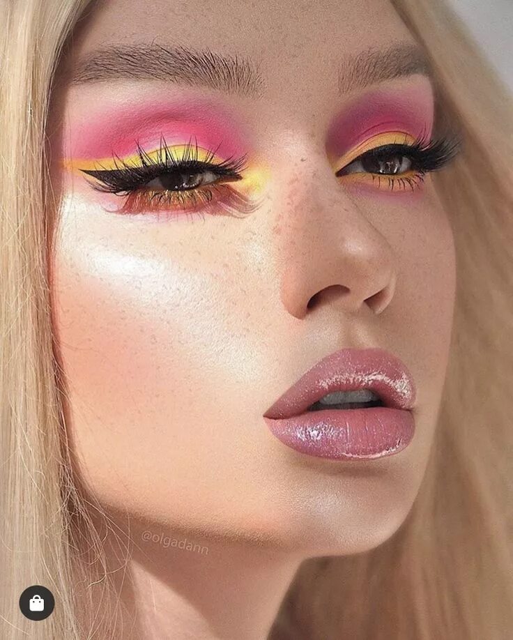 Красивые необычные макияжи Pin by Rahma Ahmed on Fentybeauty Artistry makeup, Makeup eyeliner, Eye makeup a