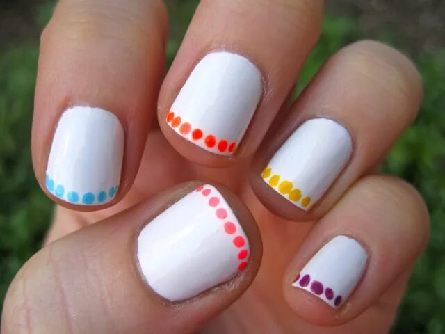 Красивые несложные маникюры nail art: neon polka dot french manicure Dots nails, Simple nails, Girls nails