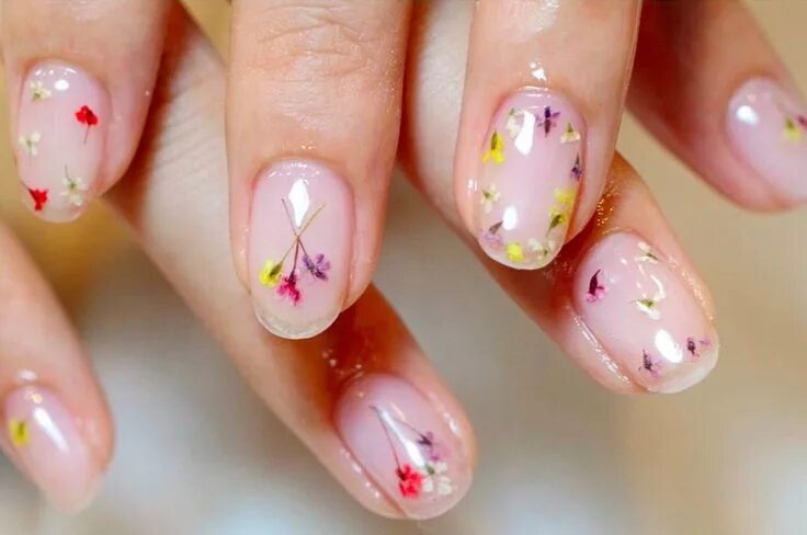 Красивые ногти маникюр на весну 13 Floral Nail-Art Ideas That Will Make You Stop and Smell the Roses Flower nail