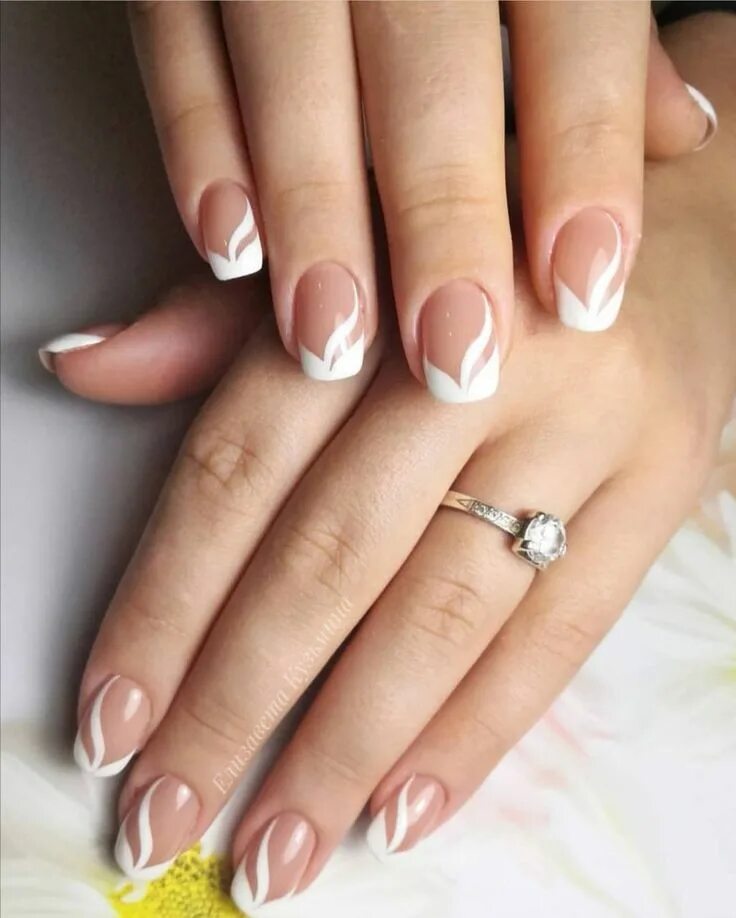 Красивые ногти маникюр нежные френч Elegant French Manicure