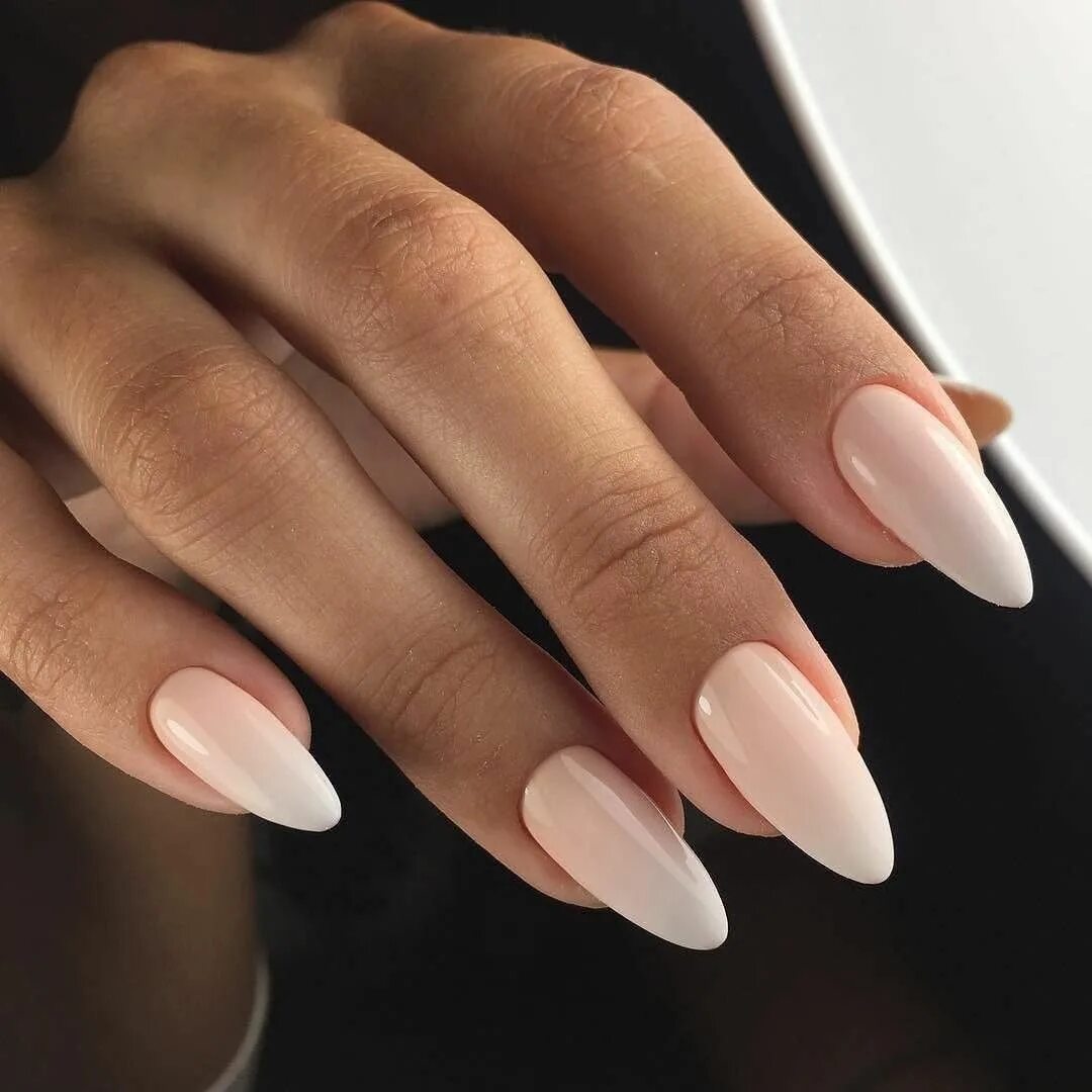 Красивые ногти миндальной формы дизайн фото Almond-shaped nails, Classic nails ideas, Delicate wedding nails, Gentle gradien