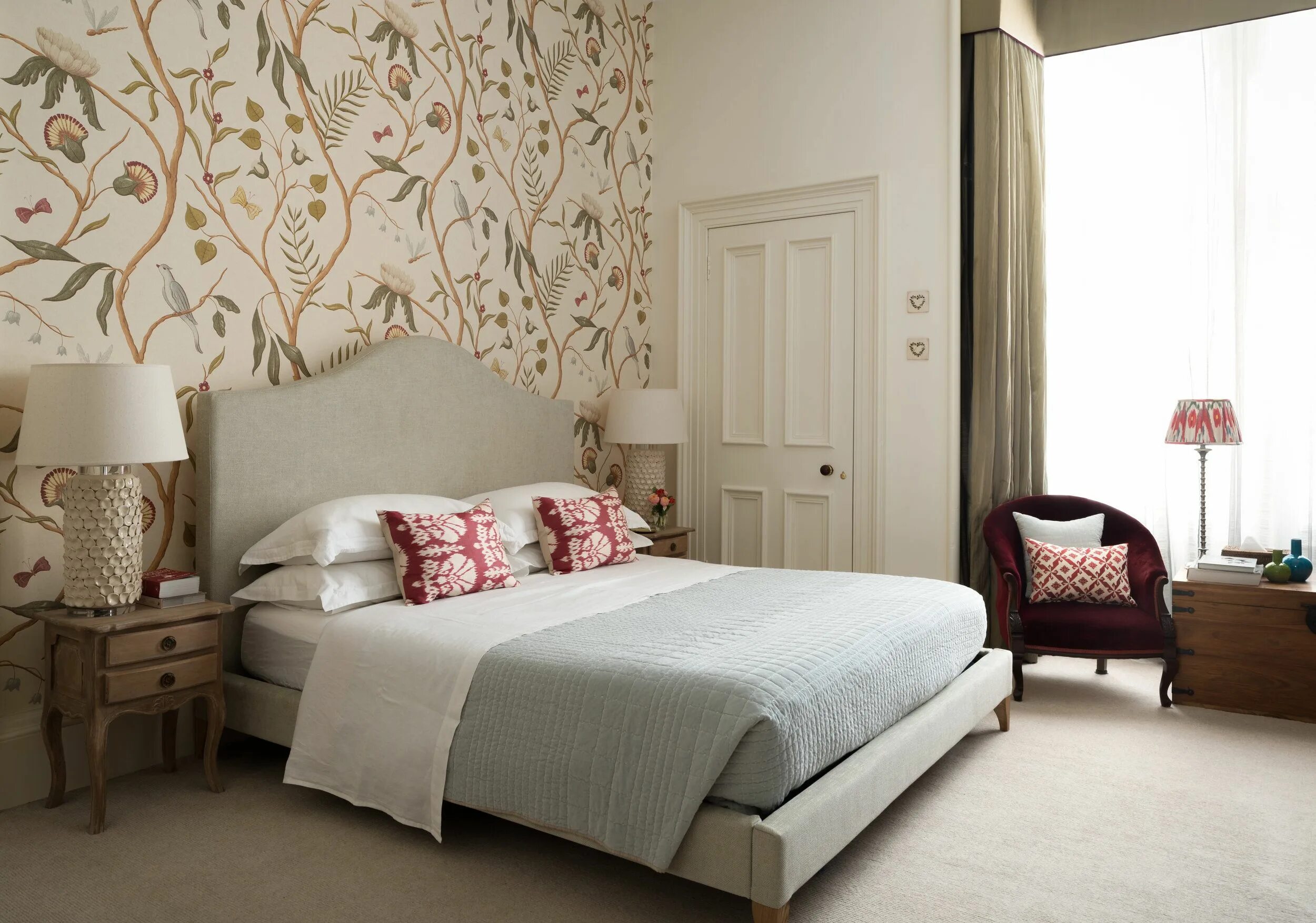 Красивые обои в спальню в интерьере Jessica Buckley Interiors Home, Home decor bedroom, English interior