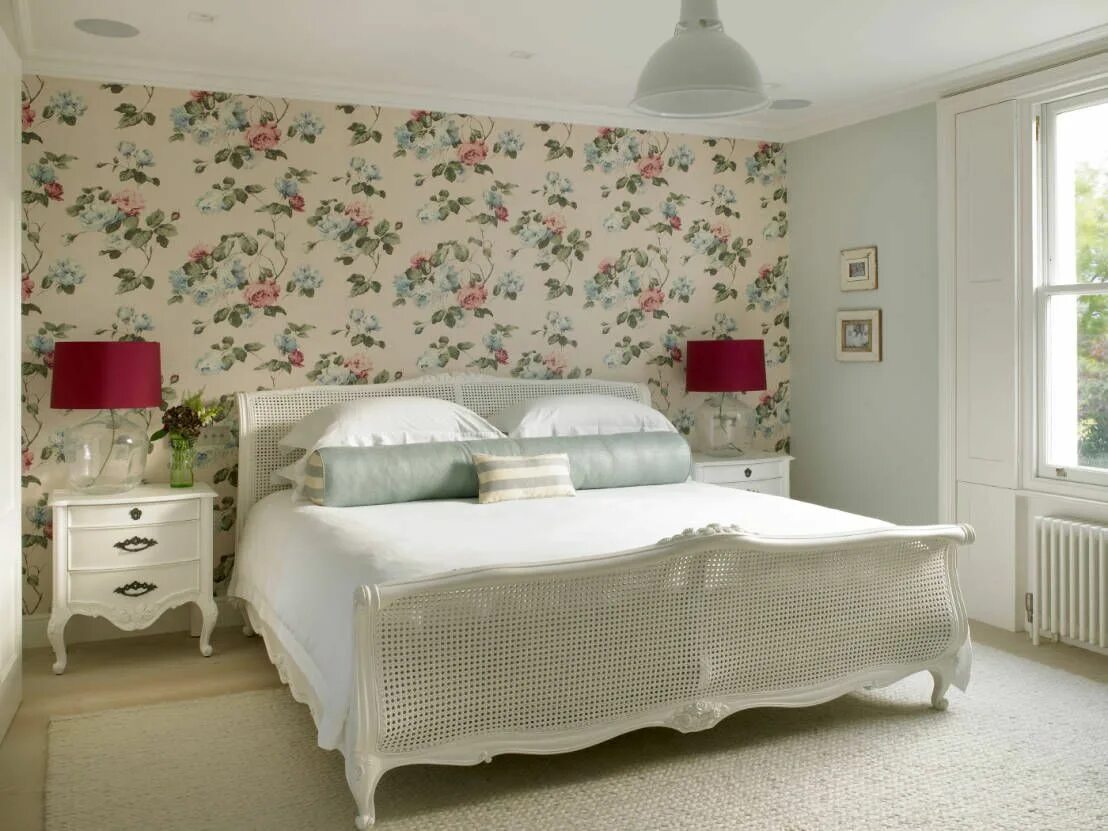 Красивые обои в спальню в интерьере Every parent's fear: how to cope with an empty nest homify Decoración de unas, I