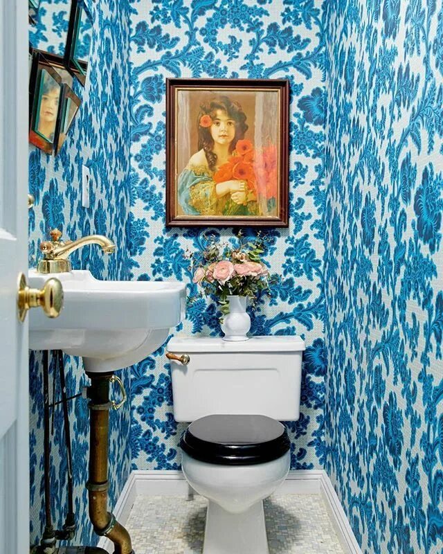 Красивые обои в туалет фото One Kings Lane (@onekingslane) * Instagram photos and videos Small bathroom wall