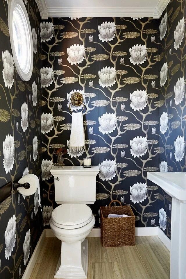 Красивые обои в туалет фото 10 Professional Tips for Getting Custom-Looking Window Treatments on a Budget Ba