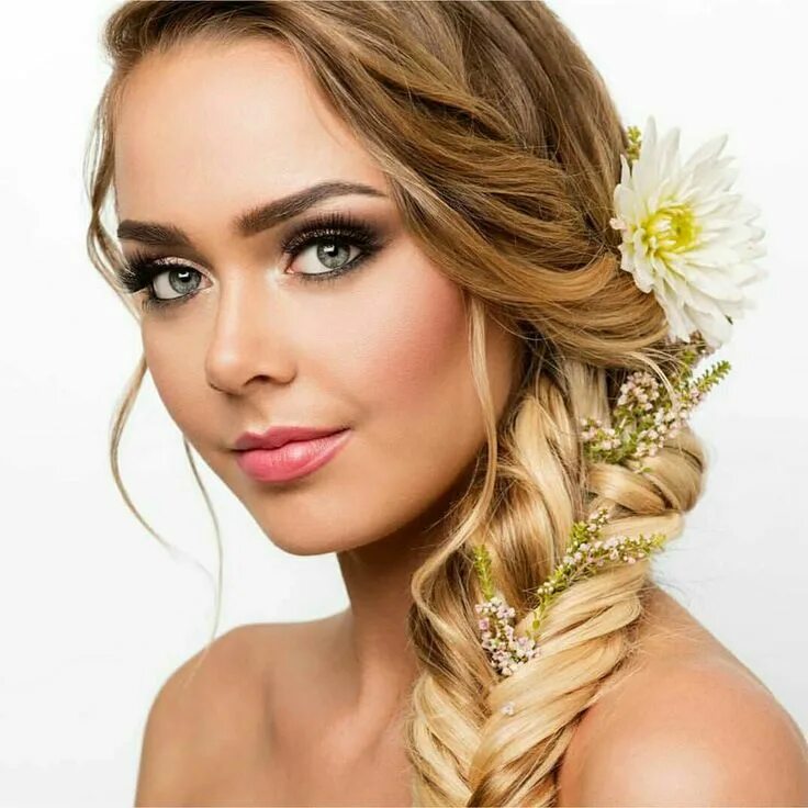 Красивые образы и прически Wedding Braided Hair 2017 http://www.hairstyleslife.com/braided-hairstyles Updat
