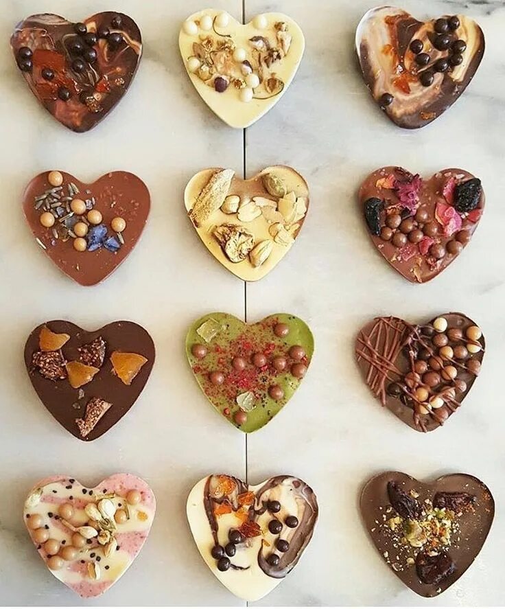 Красивые оформление шоколадных Valrhona North America on Instagram: "Happy Valentine's Day to you all! ❤ We wis