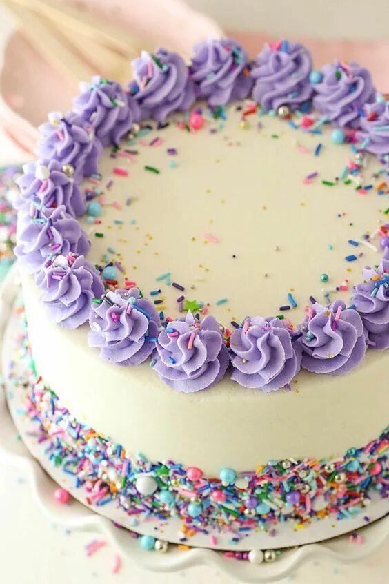 Красивые оформление тортика Moist Vanilla Layer Cake - Yummy Vanilla layer cake recipe, Moist vanilla cake, 