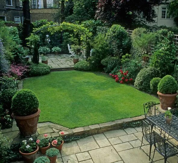 Красивые оформления дворов This is a town garden by the Landscape Architect Christopher Masson Photography: