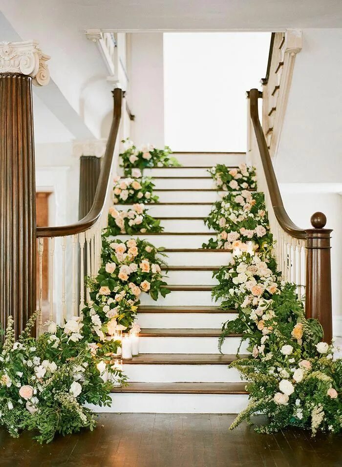 Красивые оформления лестниц Peaches and Cream Southern Bridal Inspiration Greenery wedding centerpieces, Gre