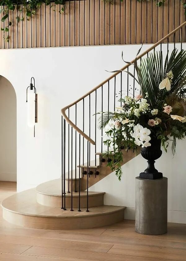 Красивые оформления лестниц Shh... This Is Where All the Cool Designers Shop for Statement Lighting Staircas