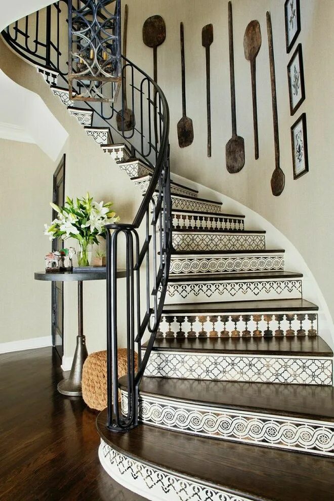 Красивые оформления лестниц Mediterranean Staircase - Средиземноморский - Лестница - Лос-Анджелес Houzz Росс