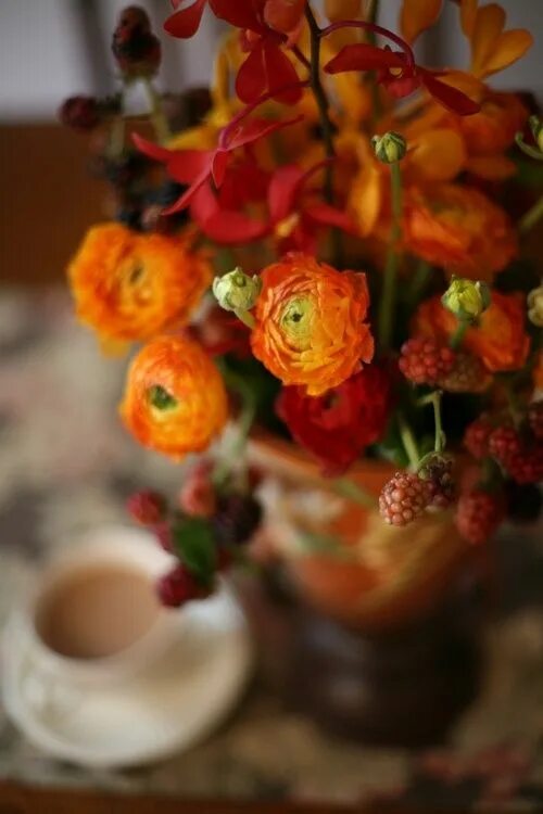 Красивые осенние фото доброго утра бесплатно Autumn bouquet decor flowers autumn bouquet table design interior Flowers, Beaut