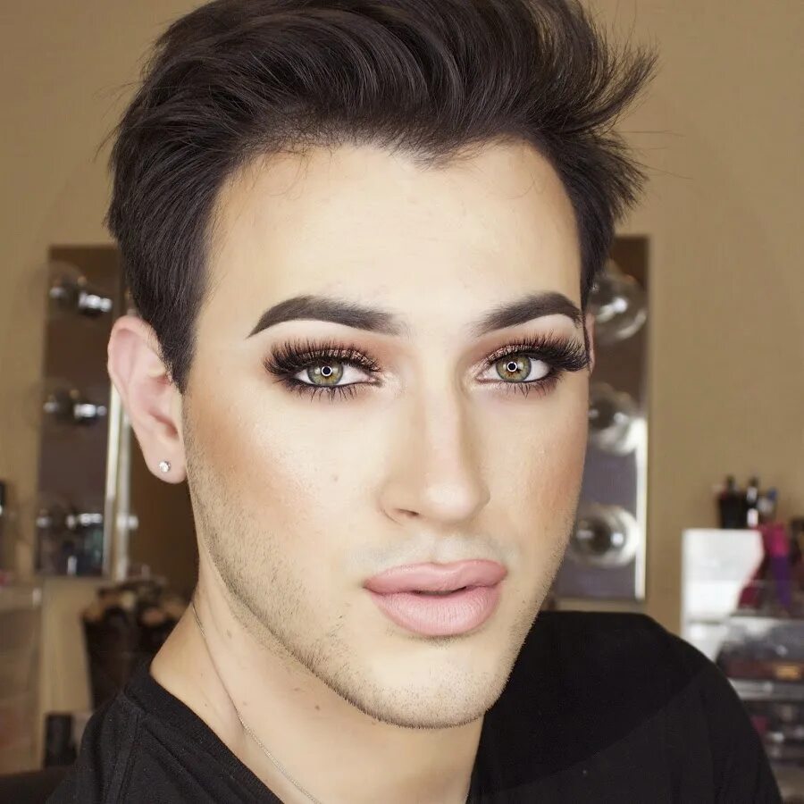 Красивые парни с макияжем Manny Mua - YouTube