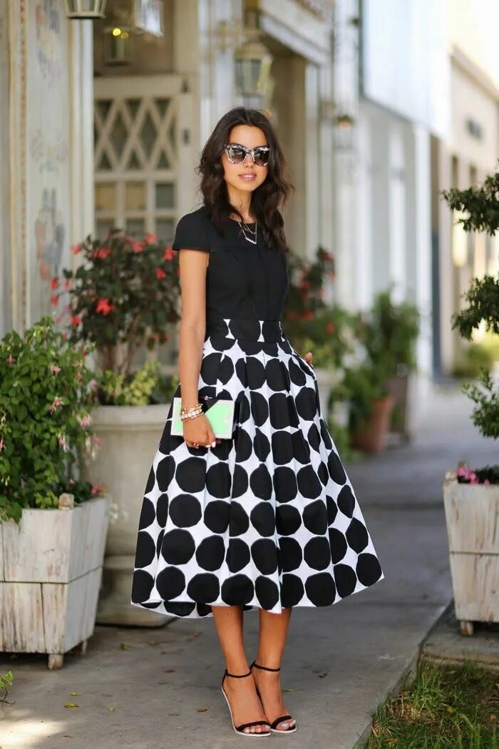 Красивые платья и юбки фото 5 Stylish Ways to Wear Denim Jackets with Skirts - Glam Radar - GlamRadar Moda f