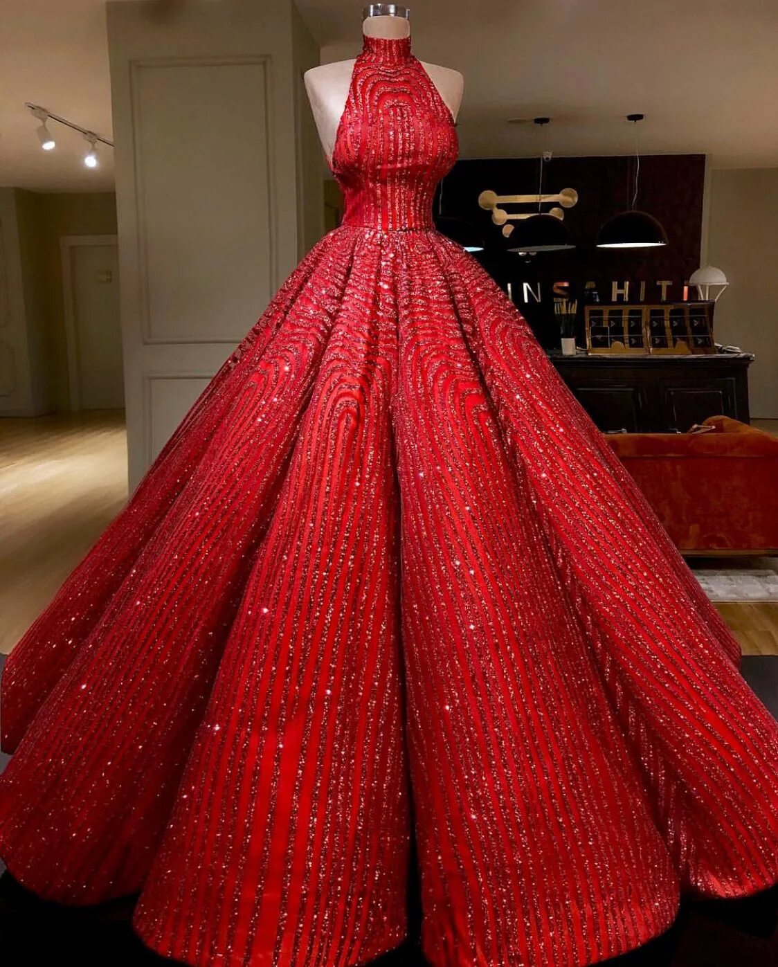 Красивые платья мира фото Christmas red by Valdrin Sahiti. Ball gowns, Quinceanera dresses, Gowns dresses