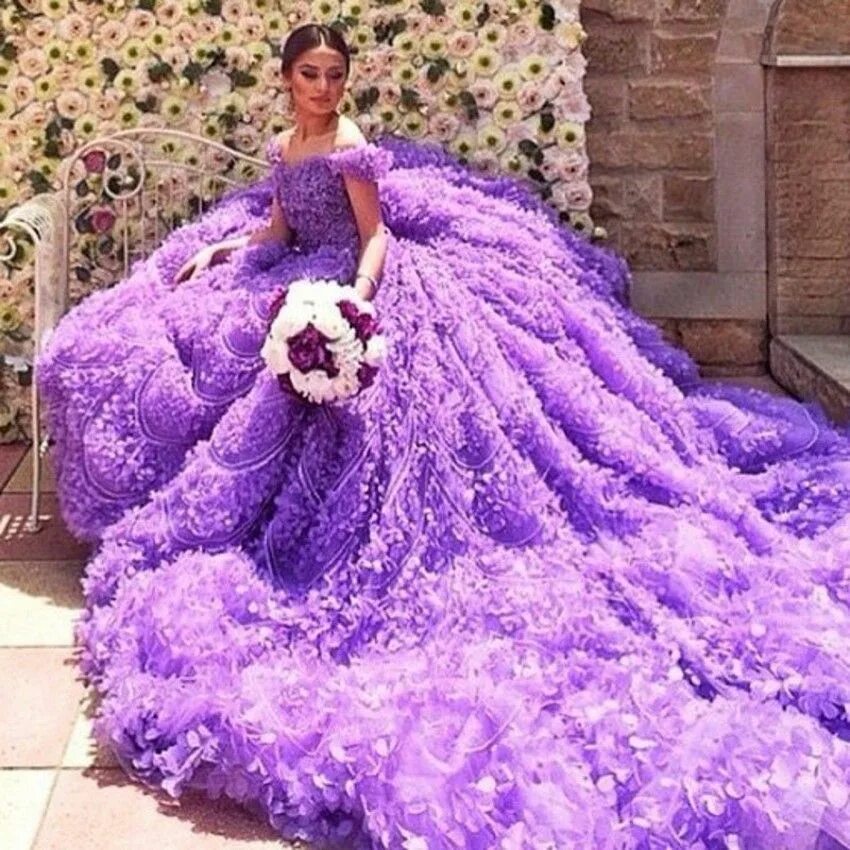 Красивые платья мира фото PURPLE Purple wedding dress, Long train wedding dress, Purple wedding gown