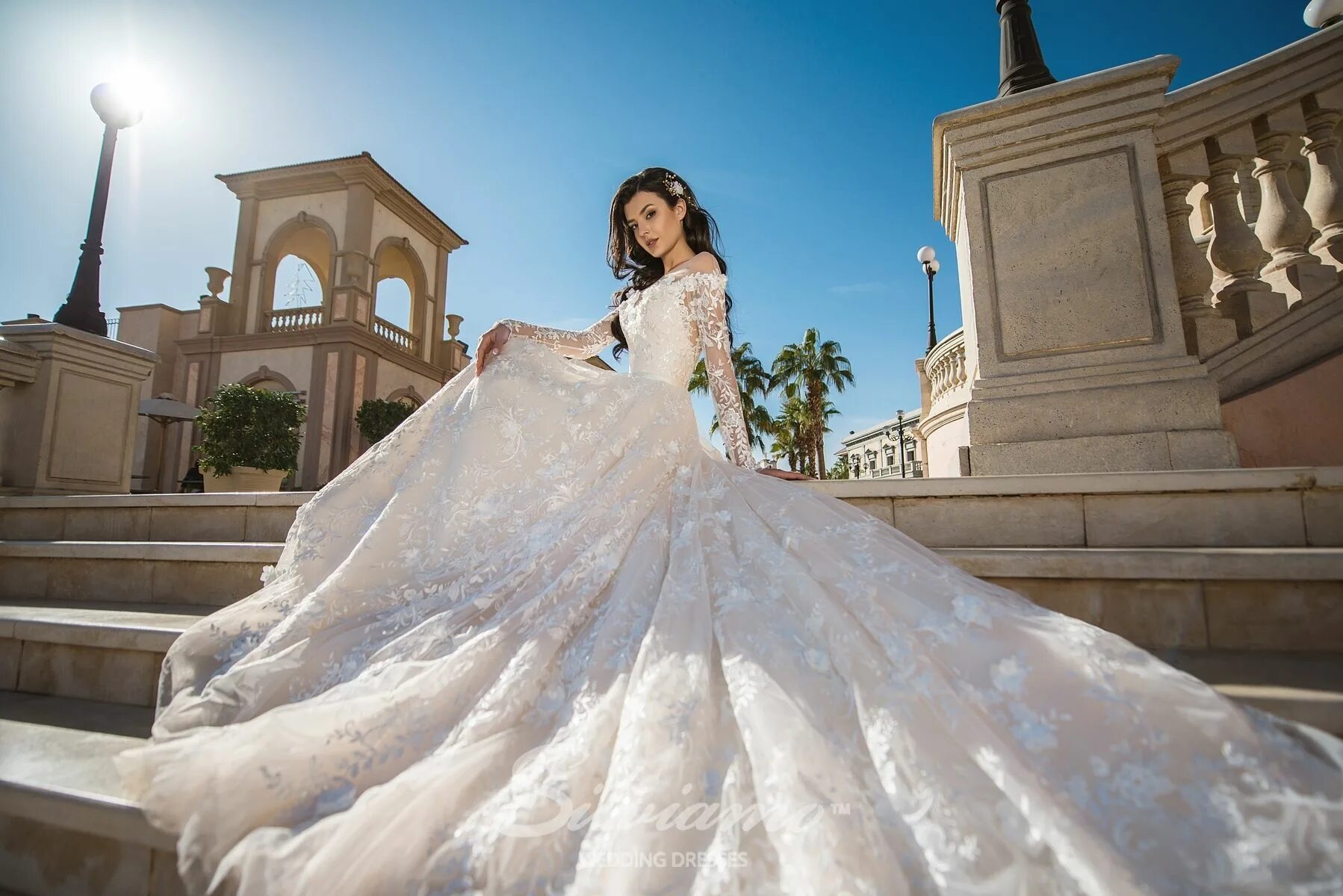 Красивые платья невесты фото Wedding dress on a coquette with a puffy skirt-train Romantic princess, Princess