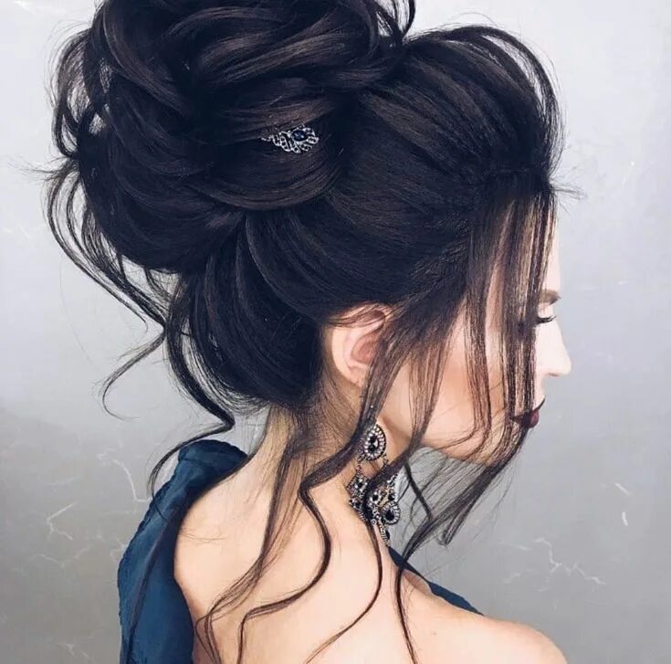 Красивые поднятые прически Pin em Hairstyle Penteados chiques, Cabelo, Cabelo de noiva