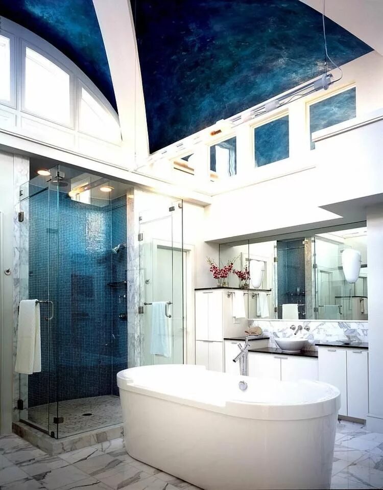 Красивые потолки в ванной фото Couleur salle de bain en 55 idées de carrelage et décoration Eclectic bathroom, 