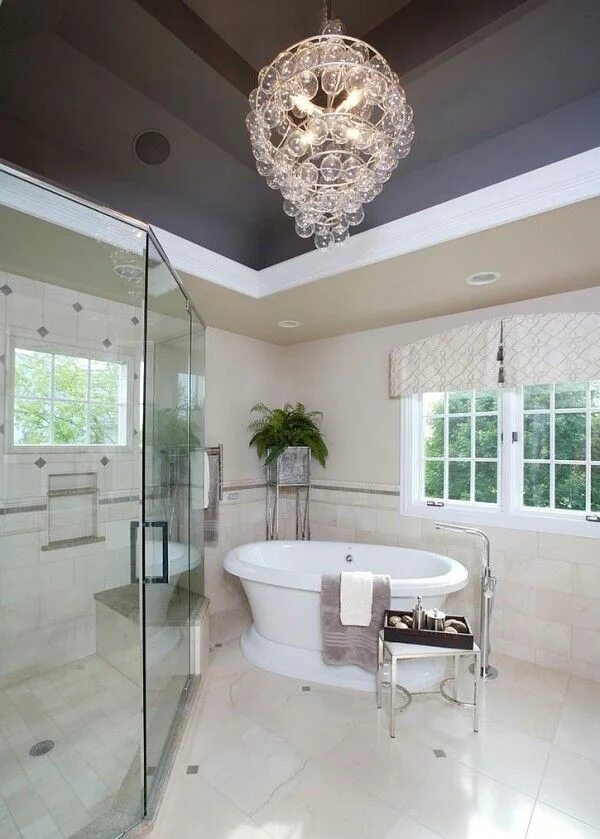 Красивые потолки в ванной фото Chandelier in bathroom for luxury interior design Bathroom chandelier, Master ba