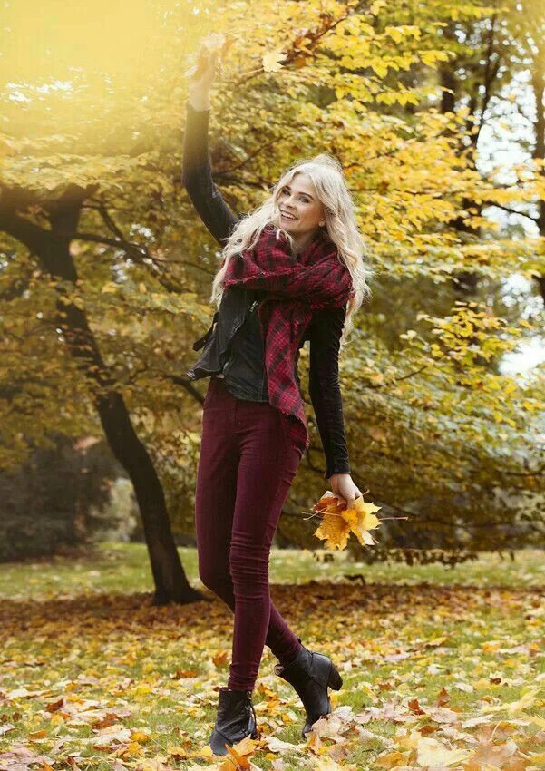 Красивые позы для фото на улице осенью Pin by Christy Ray on Herfst/Autumn Fall photoshoot, Autumn photography, Fall po