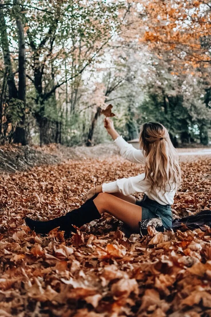 Красивые позы для фото осенью в лесу Autumn Fashion and Autumn Photography Autumn photography, Fall photoshoot, Fall 