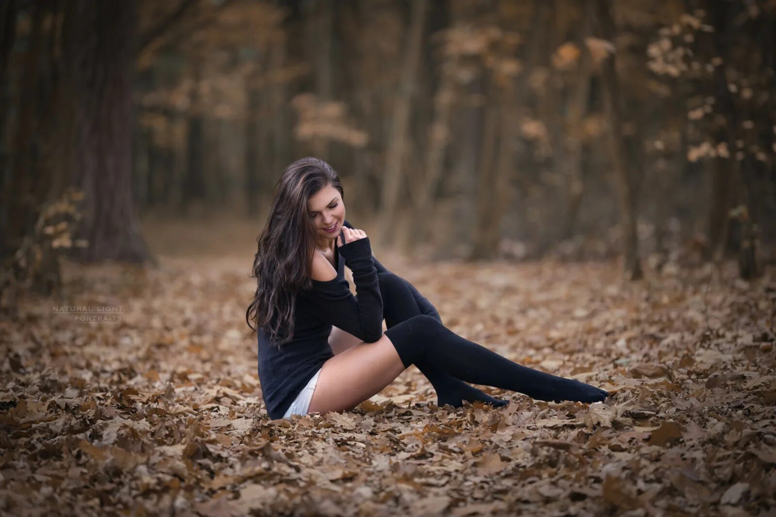 Красивые позы для фото в лесу Wallpaper : women, model, brunette, thigh highs, knee highs, stockings, depth of