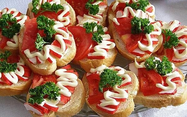 Красивые праздничные бутерброды рецепты с фото Бутерброды на праздничный стол рецепты с фото. Приготовление бутербродов с икрой
