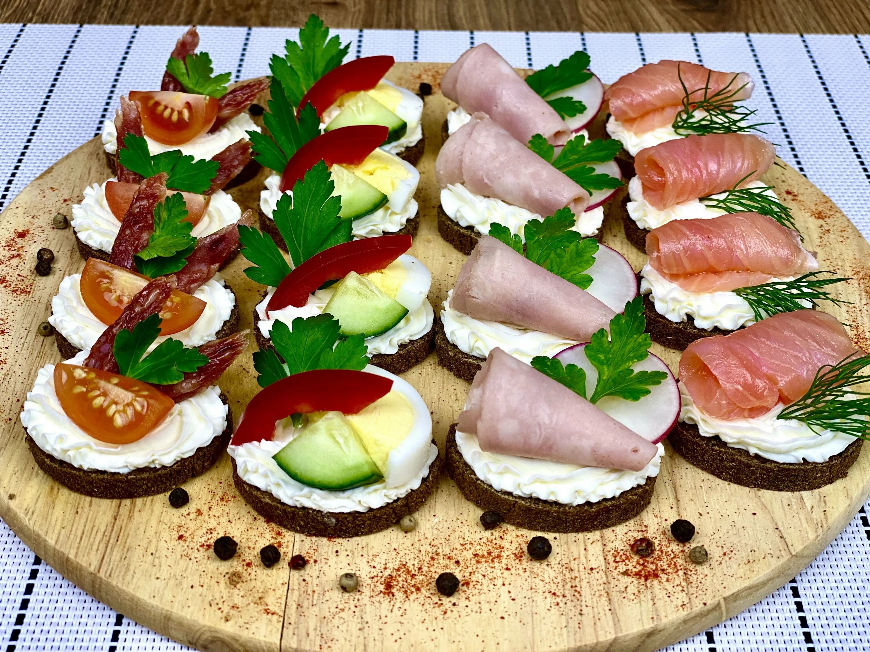 Красивые праздничные закуски рецепты с фото Праздничные закуски и бутерброды рецепт: найдено 90 изображений