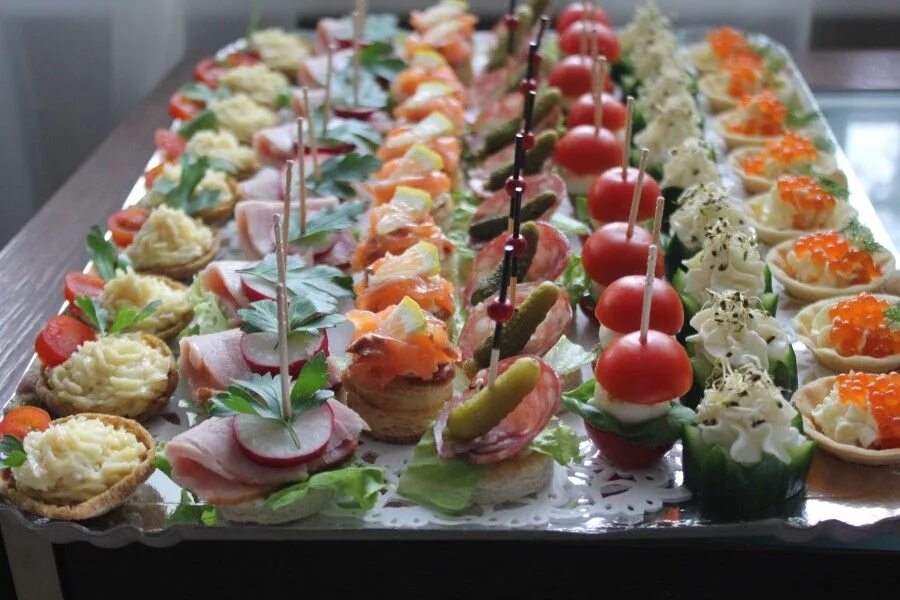 Красивые праздничные закуски рецепты с фото Шашлык,канапе и погода Еда, Рецепты закусок, Еда для свадьбы