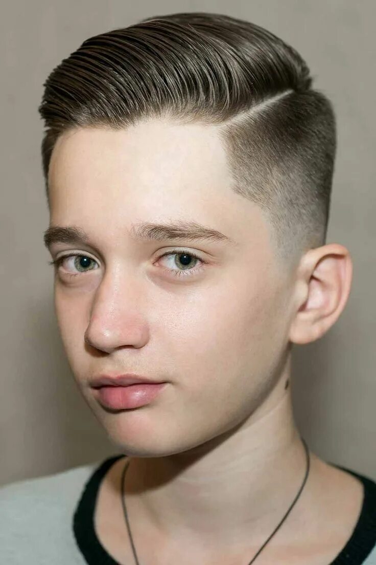 Красивые прически 2024 для мальчиков Classic Kids Undercut