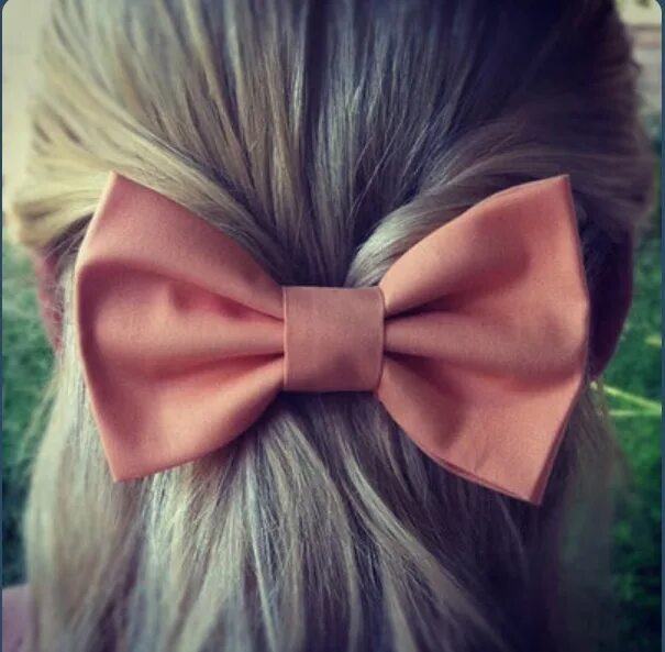Красивые прически бантики Cute bow!! Love the hair! Peach hair, Peach hair bow, Pink hair bows