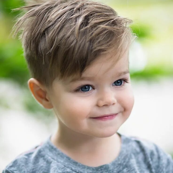 Красивые прически для детей мальчики A imagem pode conter: 1 pessoa Little boy haircuts, Toddler boy haircuts, Baby h