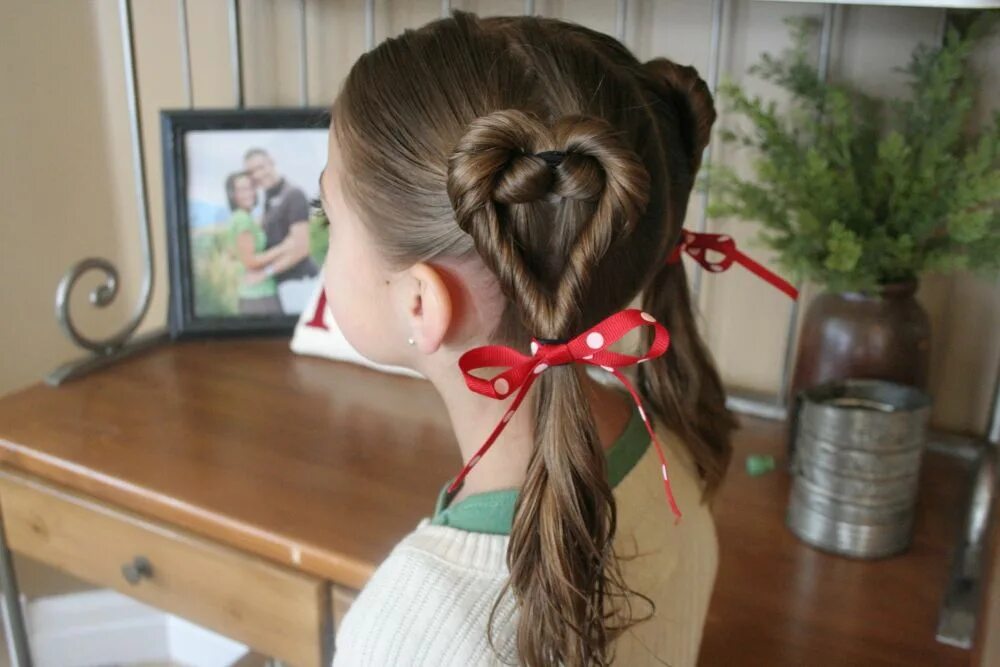 Красивые прически для девочек домашних условиях Grosgrain: Hair 17: Heart Ponytails Valentine's day hairstyles, Valentines hairs