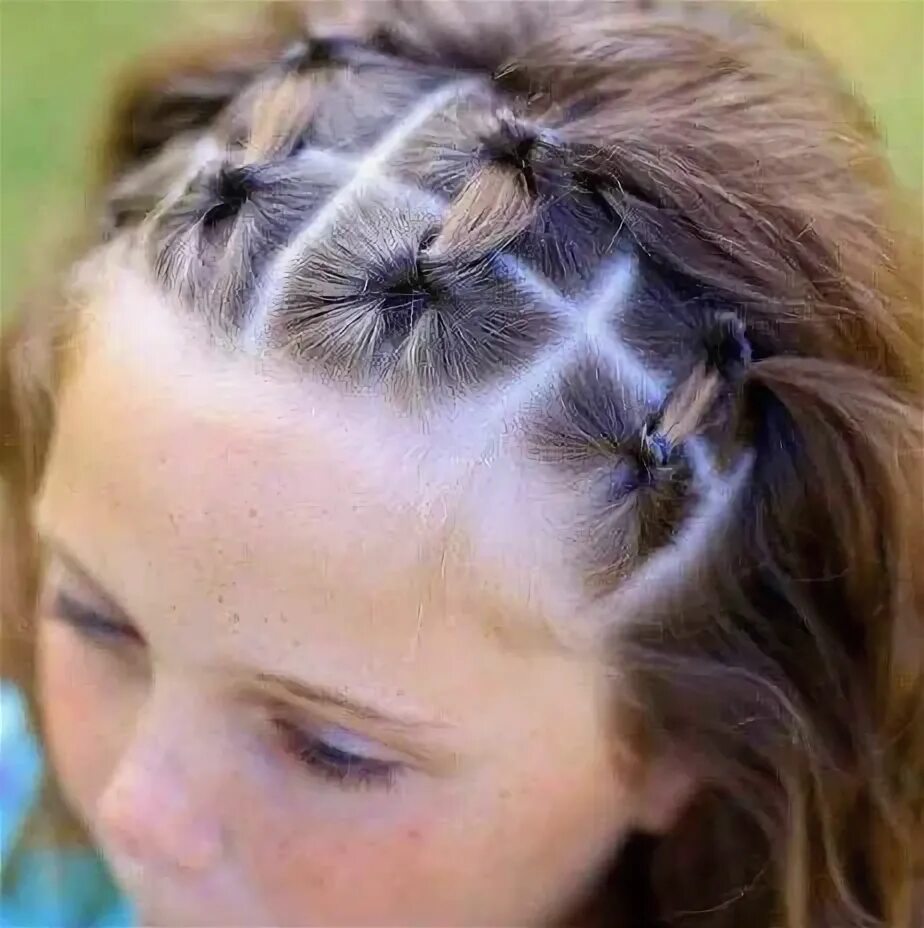 Красивые прически для девочек с крабиком Pin by Kim Linebarger on All about tha Hair Girl hairstyles, Cute girls hairstyl