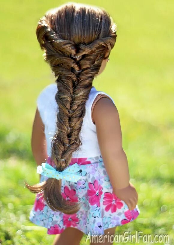 Красивые прически для девочки картинки Doll Hairstyle: Topsy Turvy Faux Fishtail Braid! American girl hairstyles, Ameri