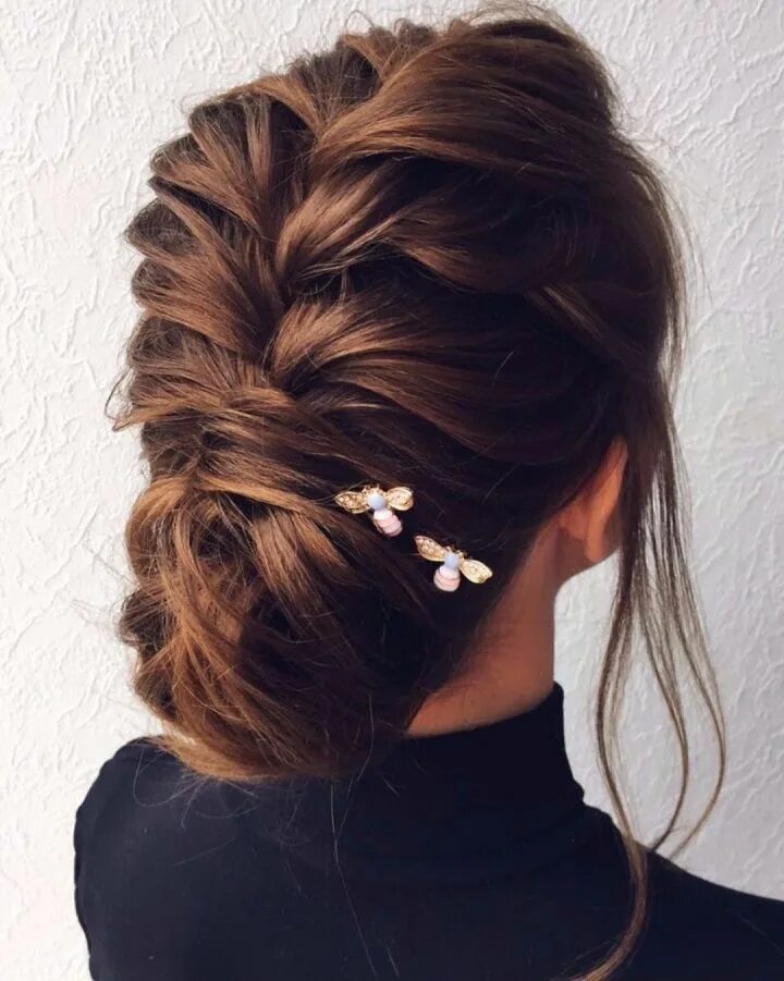 Красивые прически для девушек на средние This hairstyle is so amazingly elegant and modern! Yet timeless and classic! Lon